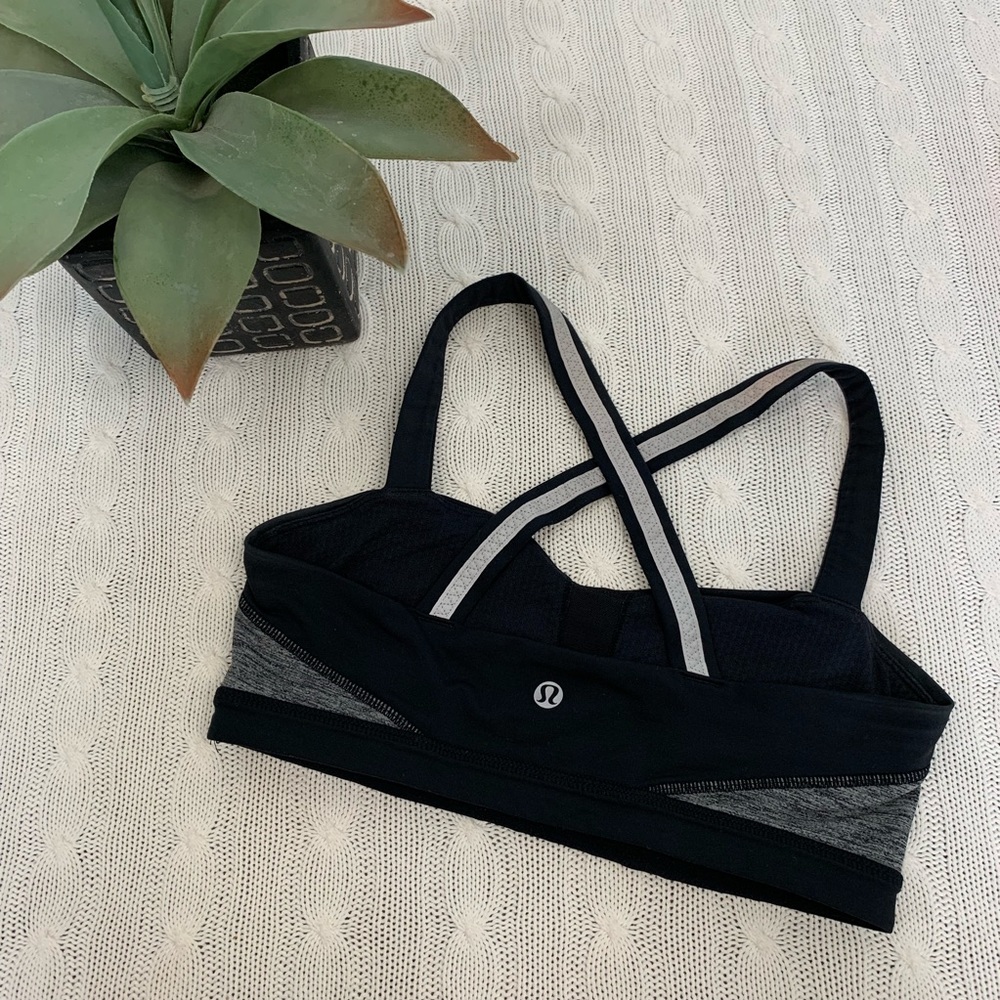 Lululemon illuminate sports bra black gray size 4